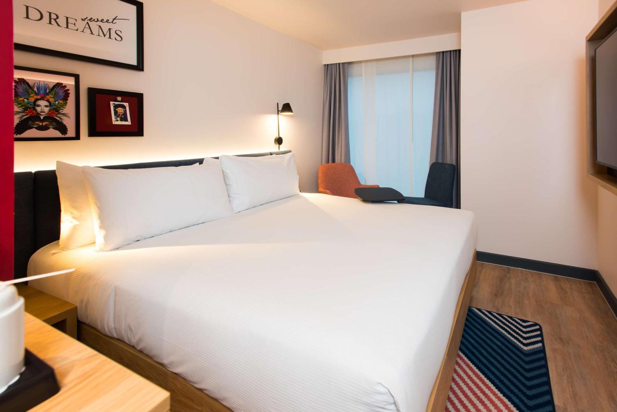 Hampton By Hilton London Park Royal Hotell Exteriör bild