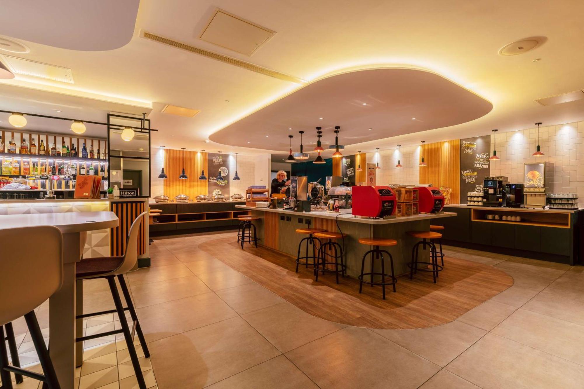Hampton By Hilton London Park Royal Hotell Exteriör bild